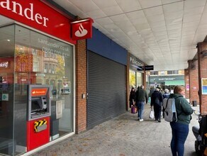 London Rd, Redhill à louer Photo de l’immeuble– Image 1 sur 2