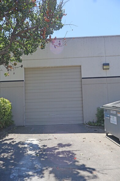 5610 Skylane Blvd, Santa Rosa, CA à louer - Photo de l’immeuble – Image 2 sur 4