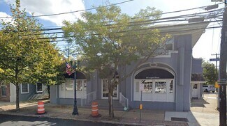 Plus de détails pour 100 W Main St, East Islip, NY - Bureau à vendre