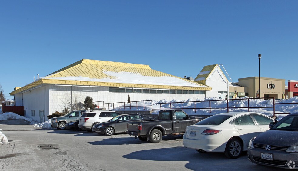 5710 Main St, Whitchurch-Stouffville, ON à louer - Photo de l’immeuble – Image 3 sur 10