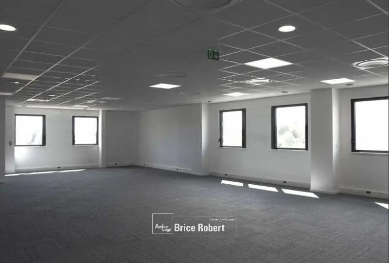 Bureau dans Saint-Priest à louer - Photo intérieure – Image 2 sur 9
