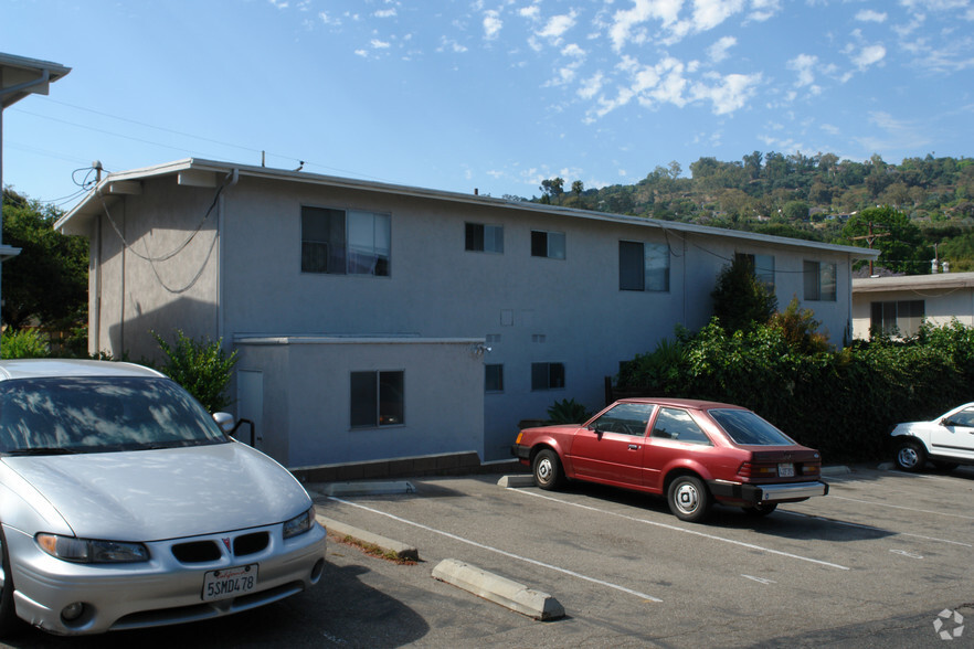 630 E Victoria St, Santa Barbara, CA à vendre - Photo de l’immeuble – Image 2 sur 2