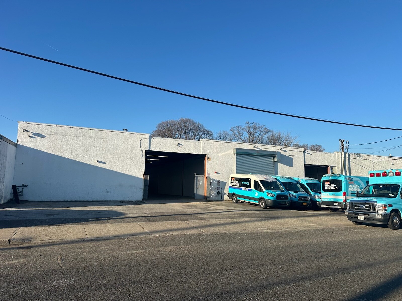 444 Bayview Ave, Inwood, NY à vendre Photo principale– Image 1 sur 8