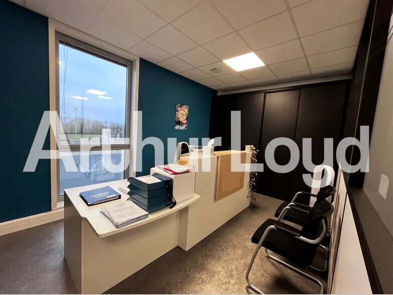 Bureau dans Fleury-sur-Orne à louer - Photo de l’immeuble – Image 2 sur 2