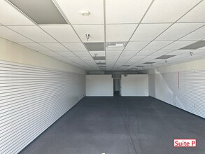 17100 Bear Valley Rd, Victorville, CA à louer Photo de l’immeuble– Image 1 sur 2