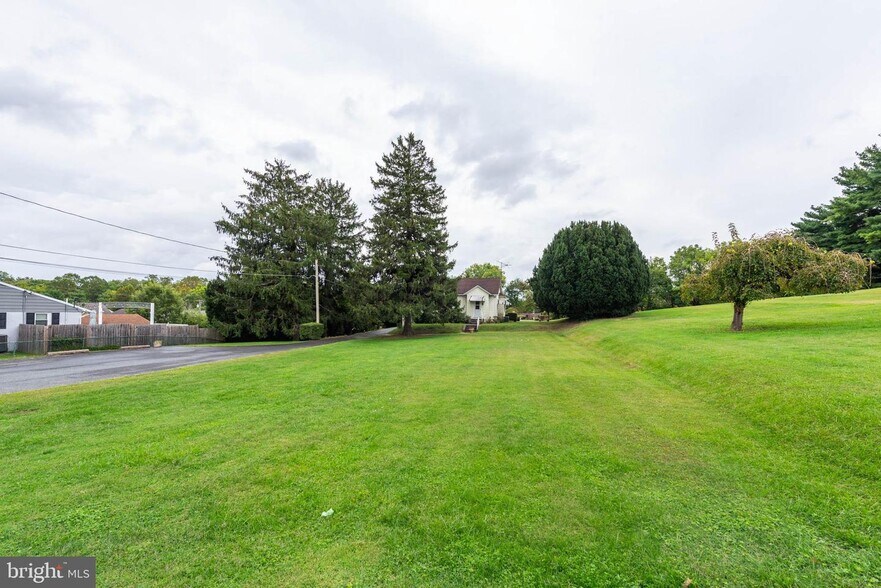 3417 E Joppa Rd, Parkville, MD à vendre - Photo de l’immeuble – Image 2 sur 22