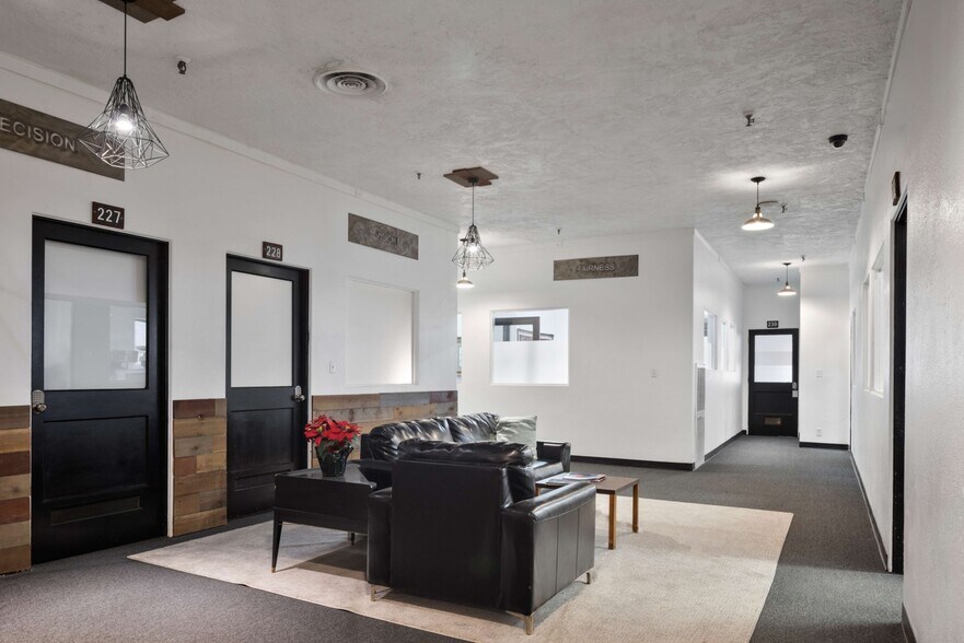 11 NE 11th St, Oklahoma City, OK à vendre - Photo intérieure – Image 3 sur 35