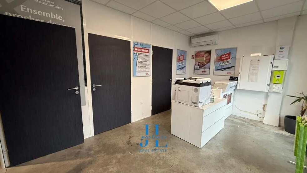 Local commercial dans Pessac à louer - Photo de l’immeuble – Image 1 sur 5
