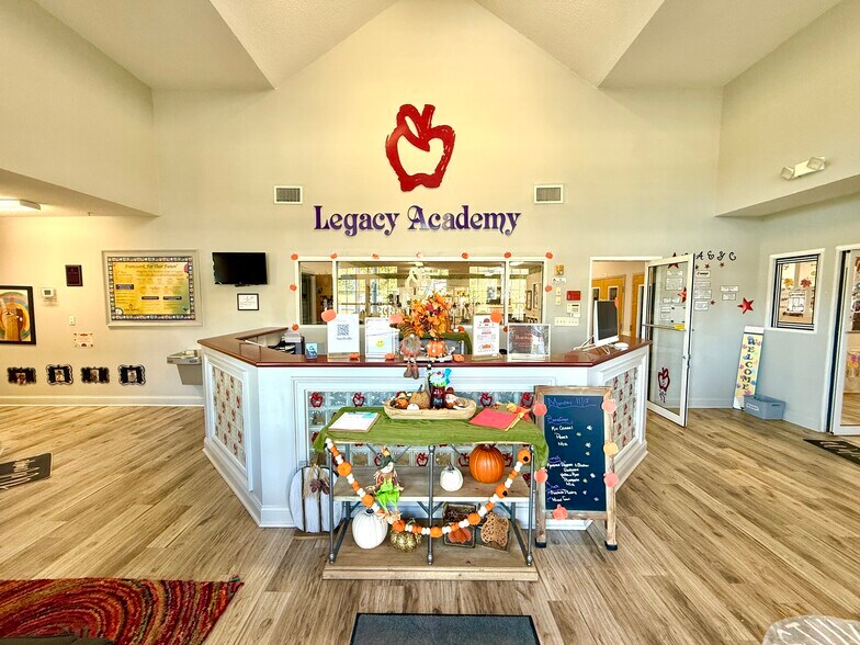 1560 Summit Chase Dr, Snellville, GA à vendre - Photo intérieure – Image 2 sur 19