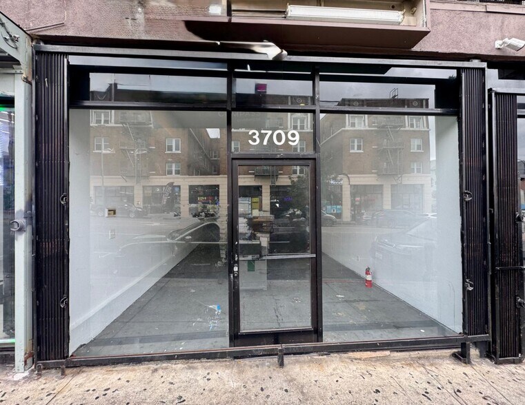 3709-3711 W 3rd St, Los Angeles, CA à louer - Photo intérieure – Image 3 sur 7