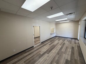 907 N Bluff Rd, Collinsville, IL à louer Photo intérieure– Image 2 sur 8