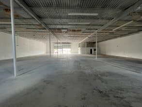 3580 NW 54th St, Miami, FL à louer Photo intérieure– Image 1 sur 4