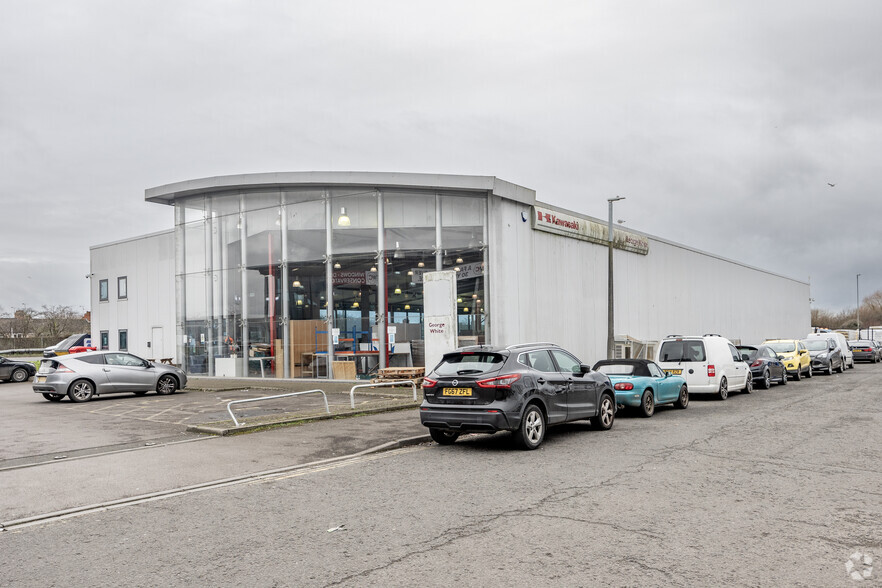 Cirencester Way, Swindon à louer - Photo principale – Image 3 sur 4