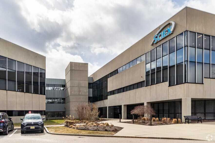 500 Old Connecticut Path, Framingham, MA à vendre - Photo de l’immeuble – Image 3 sur 5