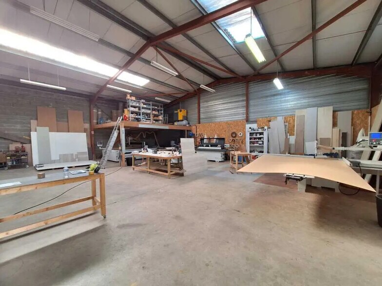 Local d’activités dans Yvrac à louer - Photo intérieure – Image 1 sur 7