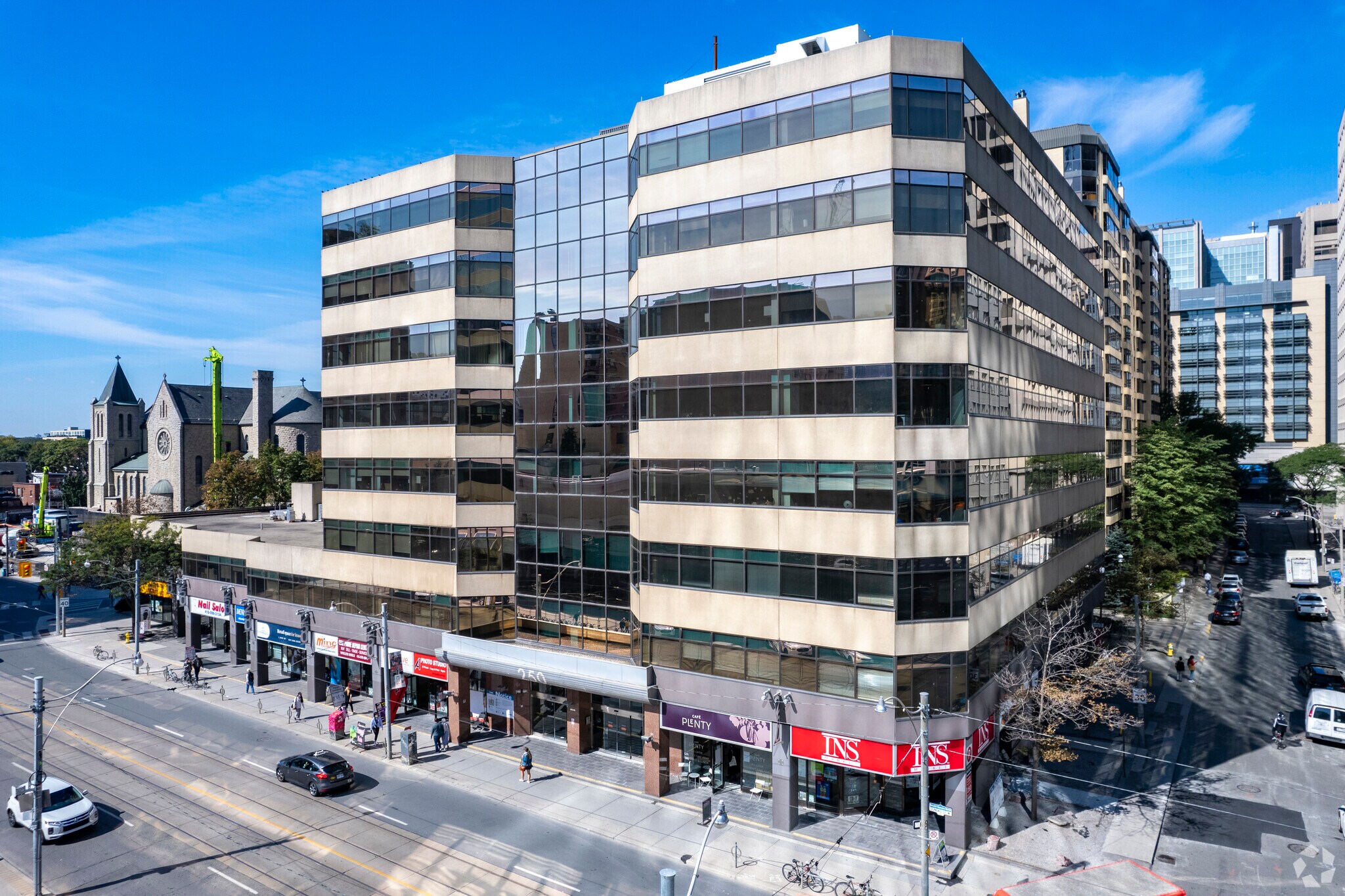 250 Dundas St W, Toronto, ON à louer Photo principale– Image 1 sur 8