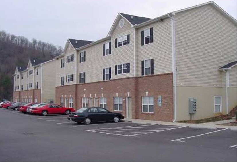 23 Cats Den Dr, Cullowhee, NC à vendre - Photo principale – Image 1 sur 10