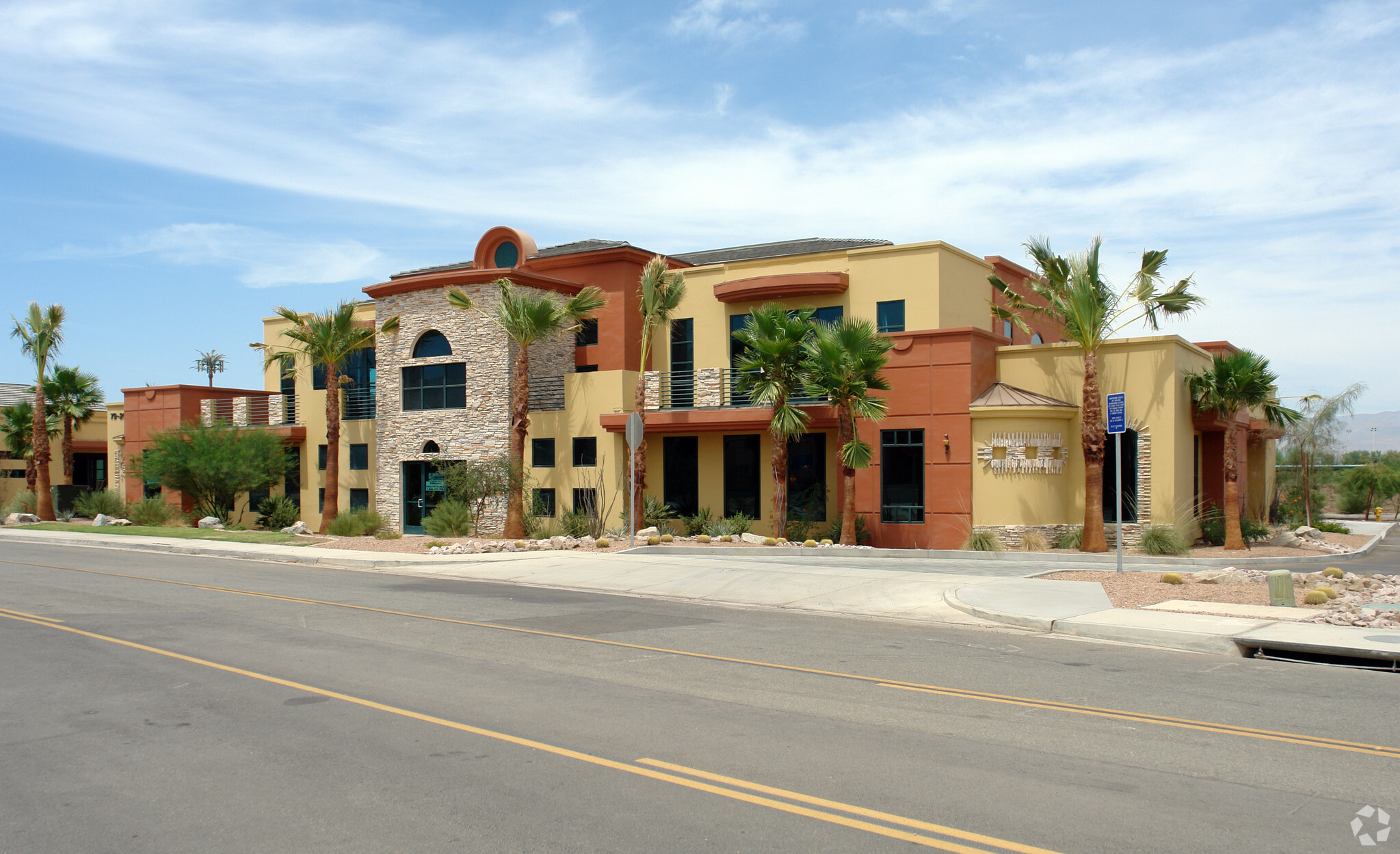 79200 Corporate Center Dr, La Quinta, CA à louer Photo principale– Image 1 sur 8