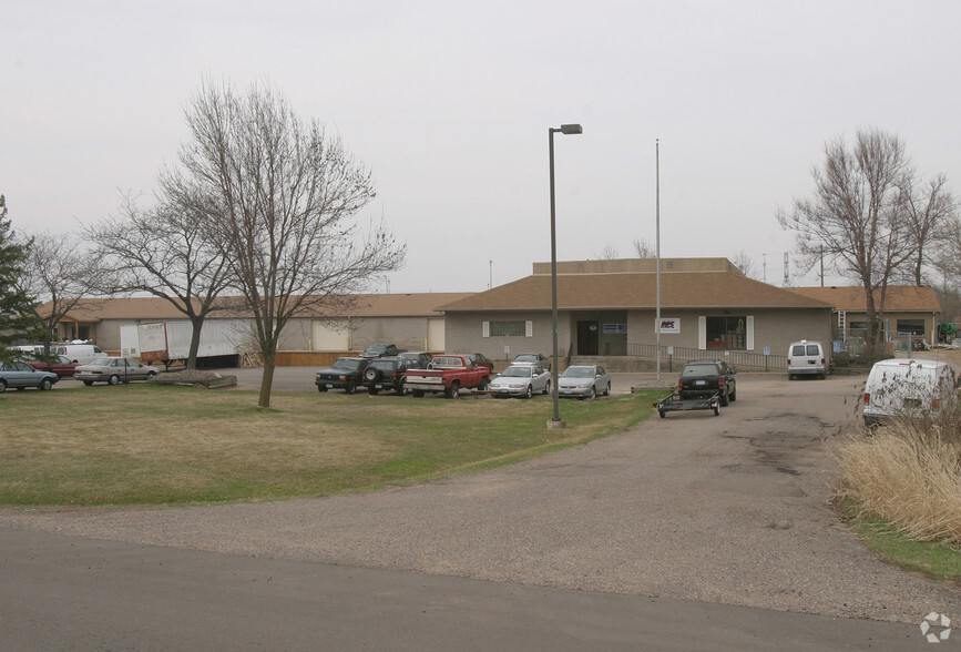 6922 N 55th St, Oakdale, MN à louer - Photo de l’immeuble – Image 3 sur 5