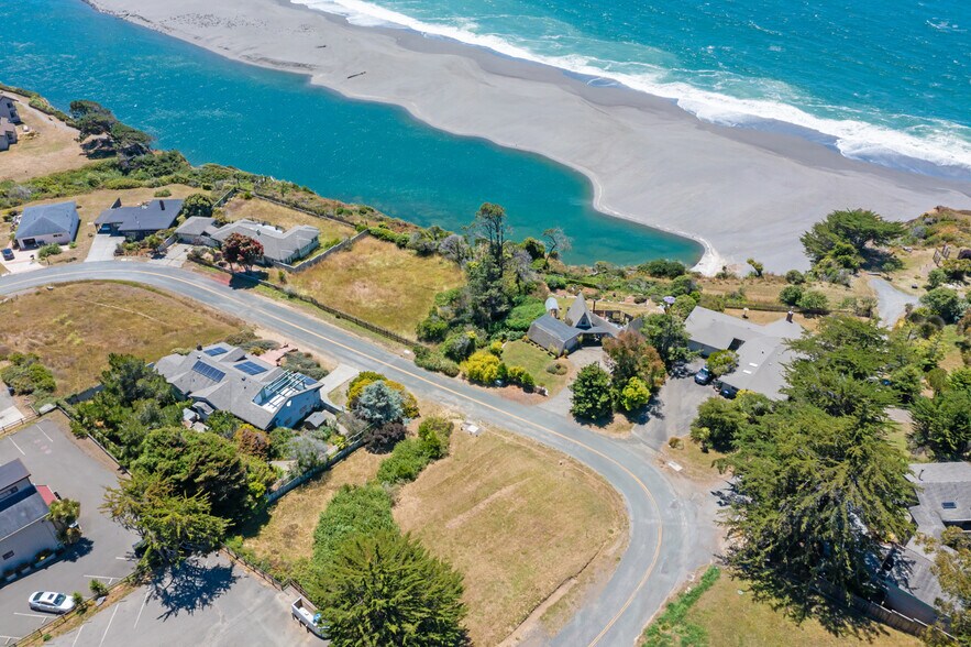 38981 Ocean Dr, Gualala, CA à vendre - Aérien – Image 3 sur 6