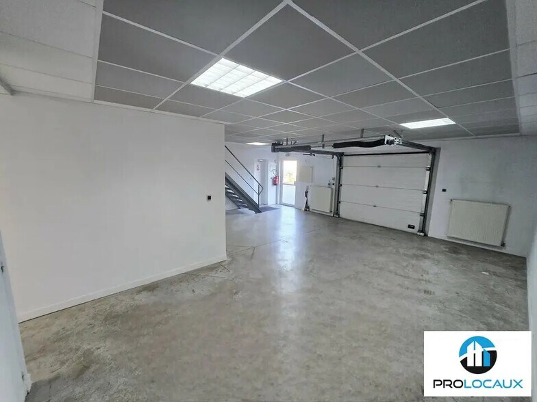 Local d’activités dans Allonville à louer - Photo intérieure – Image 2 sur 8