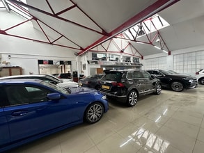 172-174 Brent Cres, Londres à louer Photo intérieure– Image 2 sur 3