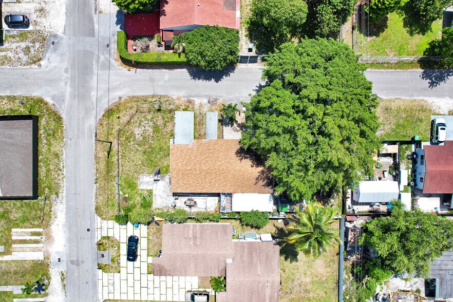 3066 NW 92nd St  &  9164-9174 NW 30 ct, Miami, FL à vendre - Photo de l’immeuble – Image 2 sur 26