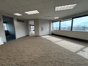 5202 Old Orchard Rd, Skokie, IL à louer Photo intérieure– Image 2 sur 7