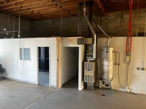 8023 Argyll Rd NW, Edmonton, AB à louer Photo intérieure– Image 2 sur 5