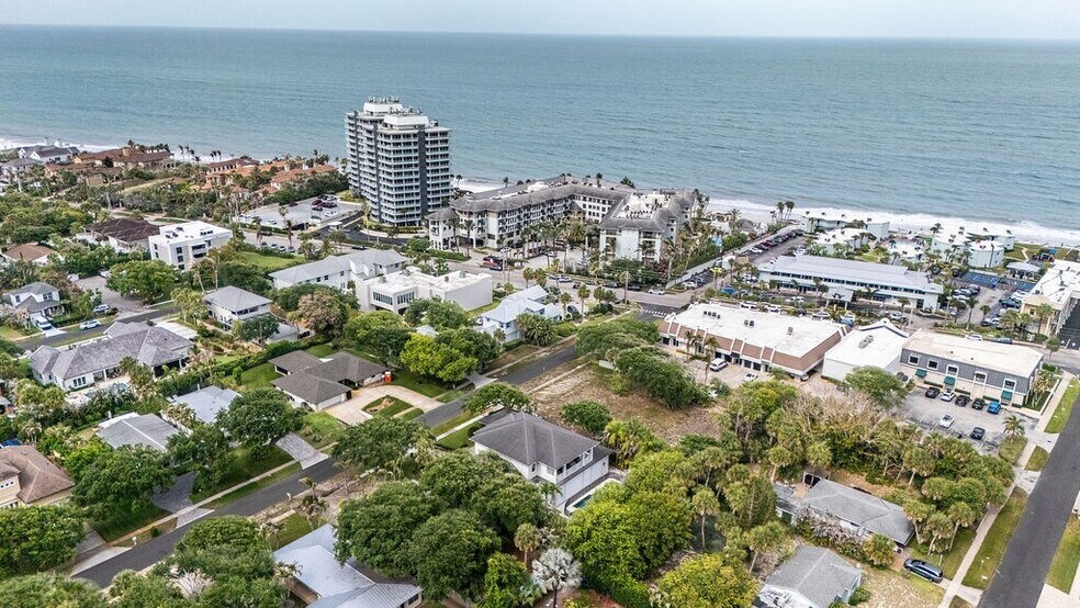 3509 Ocean Dr, Vero Beach, FL à vendre - Photo de l’immeuble – Image 3 sur 17