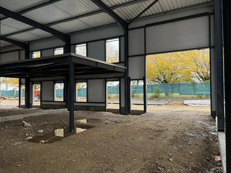 Bureau dans Lissieu à louer - Photo de l’immeuble – Image 3 sur 11