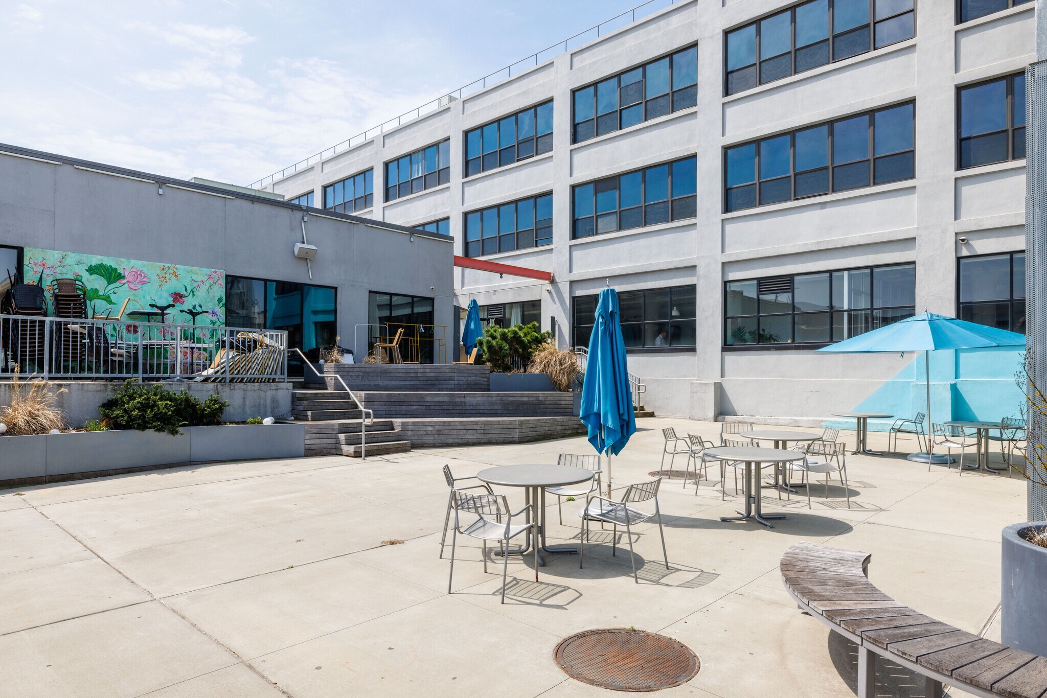 315 Meserole St, Brooklyn, NY à louer Photo principale– Image 1 sur 15