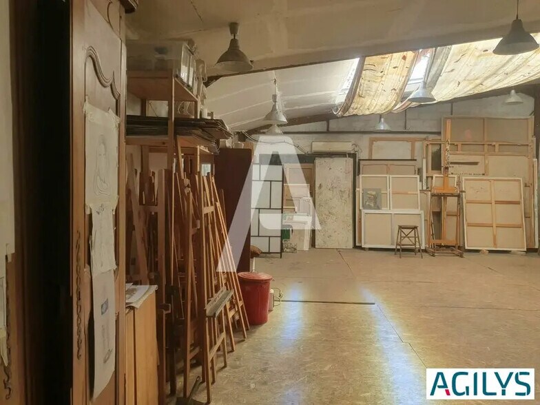 Local d’activités dans Ivry-sur-Seine à louer - Photo de l’immeuble – Image 3 sur 9