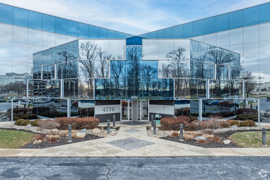 4770 Duke Dr, Mason, OH à louer - Photo principale – Image 1 sur 17