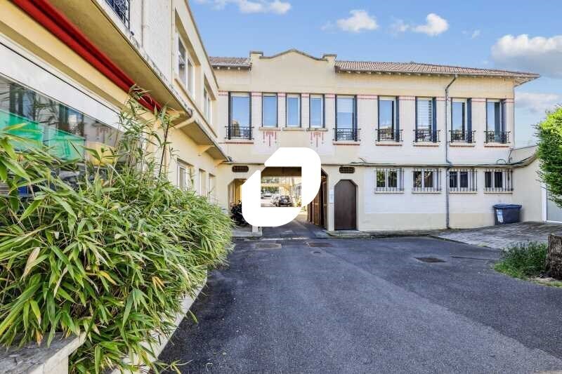 Bureau dans Nanterre à louer - Photo de l’immeuble – Image 1 sur 16