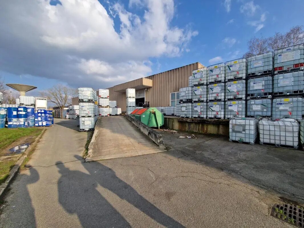 Industriel/Logistique dans Montigny-le-Bretonneux à vendre Photo de l’immeuble– Image 1 sur 13