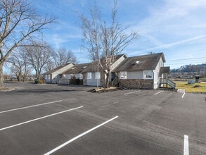 5030 Hendersonville Rd, Fletcher, NC à vendre Photo de l’immeuble– Image 2 sur 27