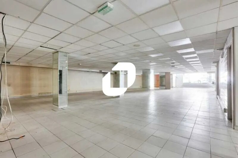 Local commercial dans Paris à louer - Photo de l’immeuble – Image 3 sur 10