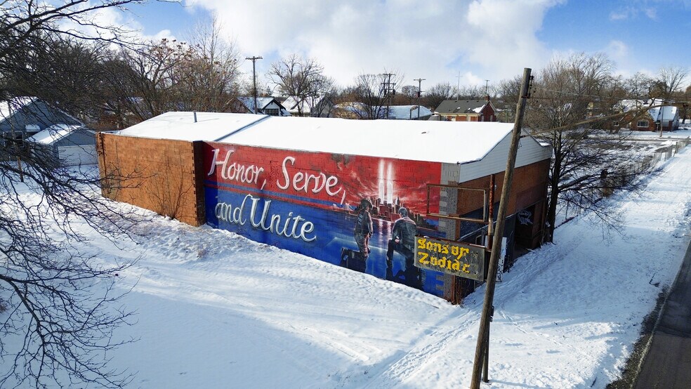 1545 Martin L King Ave, Flint, MI à vendre - Photo principale – Image 1 sur 6