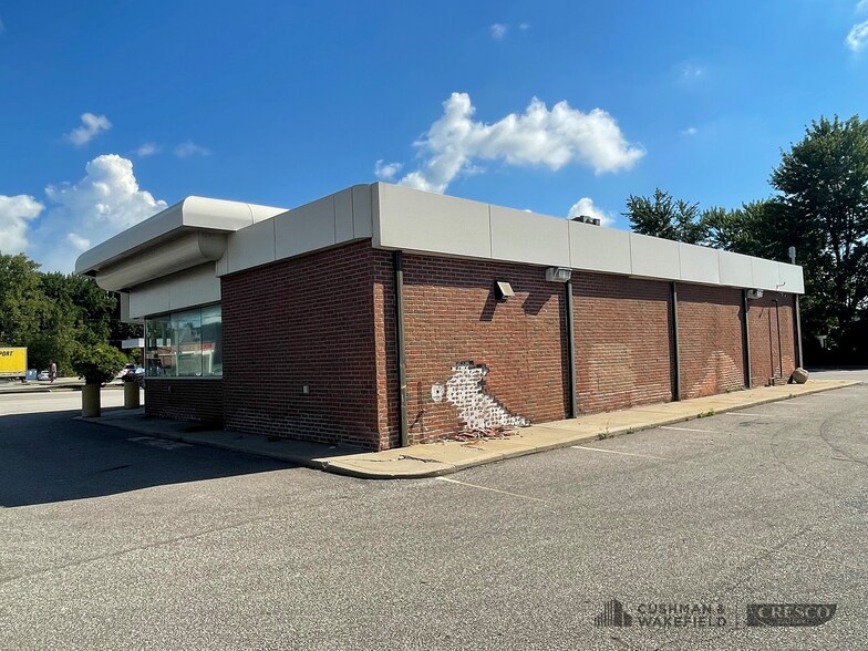 316 E Highland Rd, Macedonia, OH à louer - Photo de l’immeuble – Image 3 sur 7