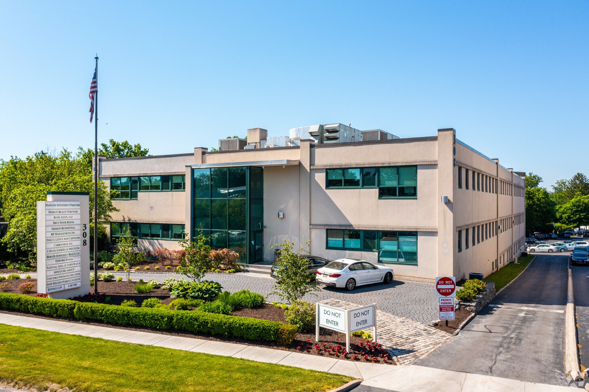 308 E Lancaster Ave, Wynnewood, PA à louer Photo principale– Image 1 sur 7