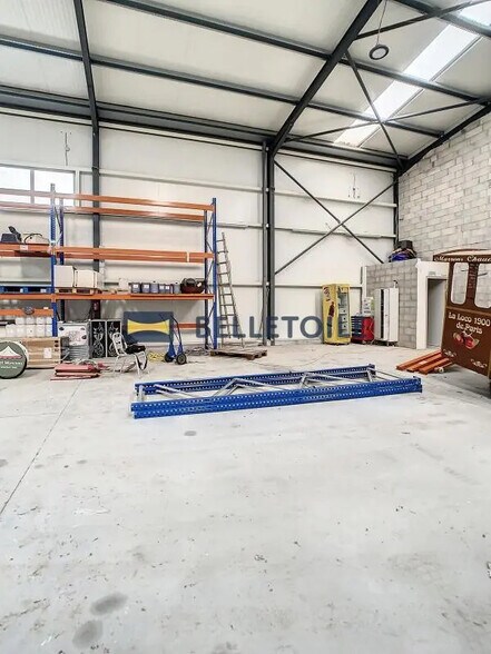 Industriel/Logistique dans Vigneux-sur-Seine à louer - Photo de l’immeuble – Image 2 sur 3