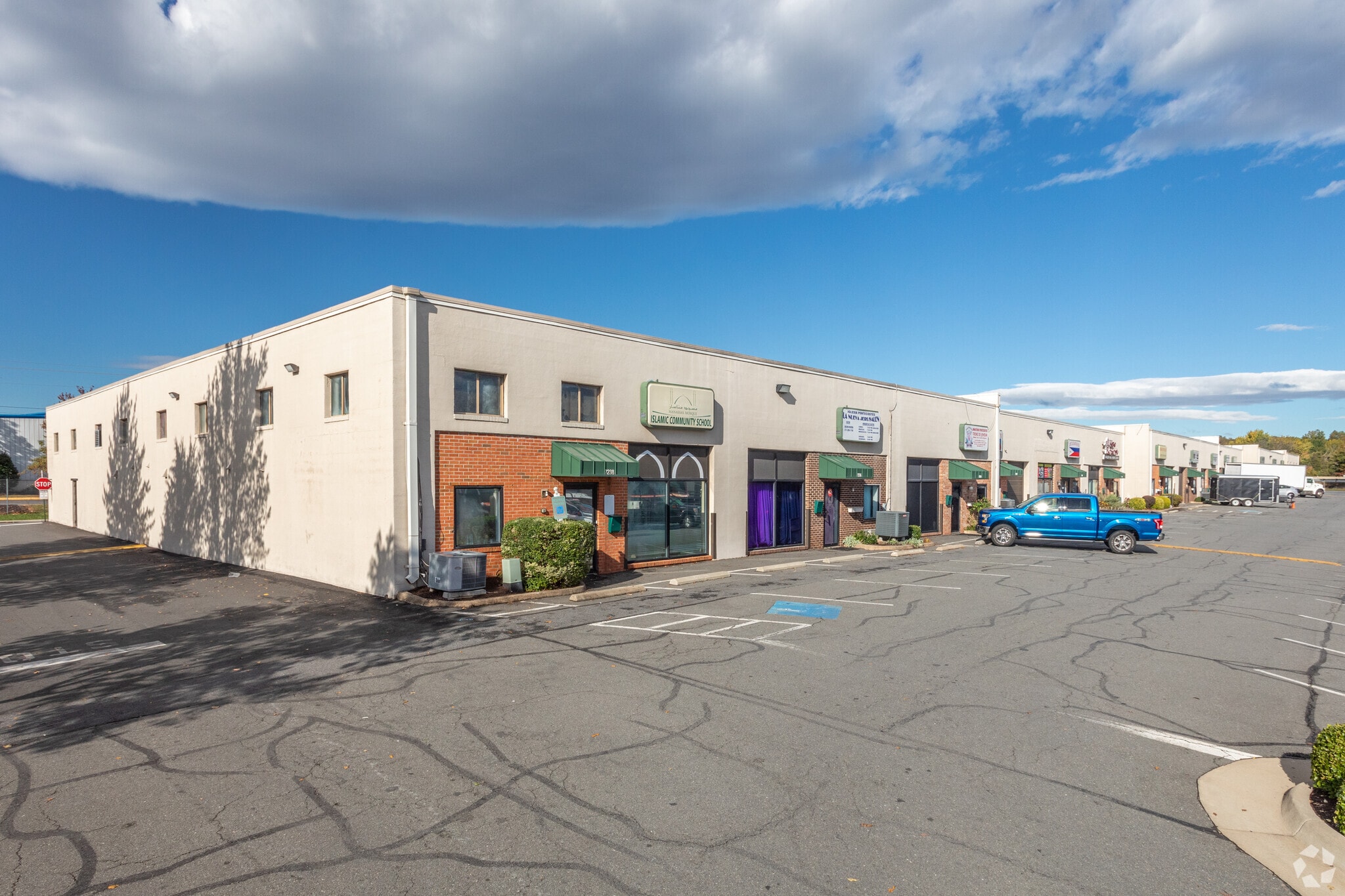 7210-7242 Nathan Ct, Manassas, VA à louer Photo principale– Image 1 sur 19