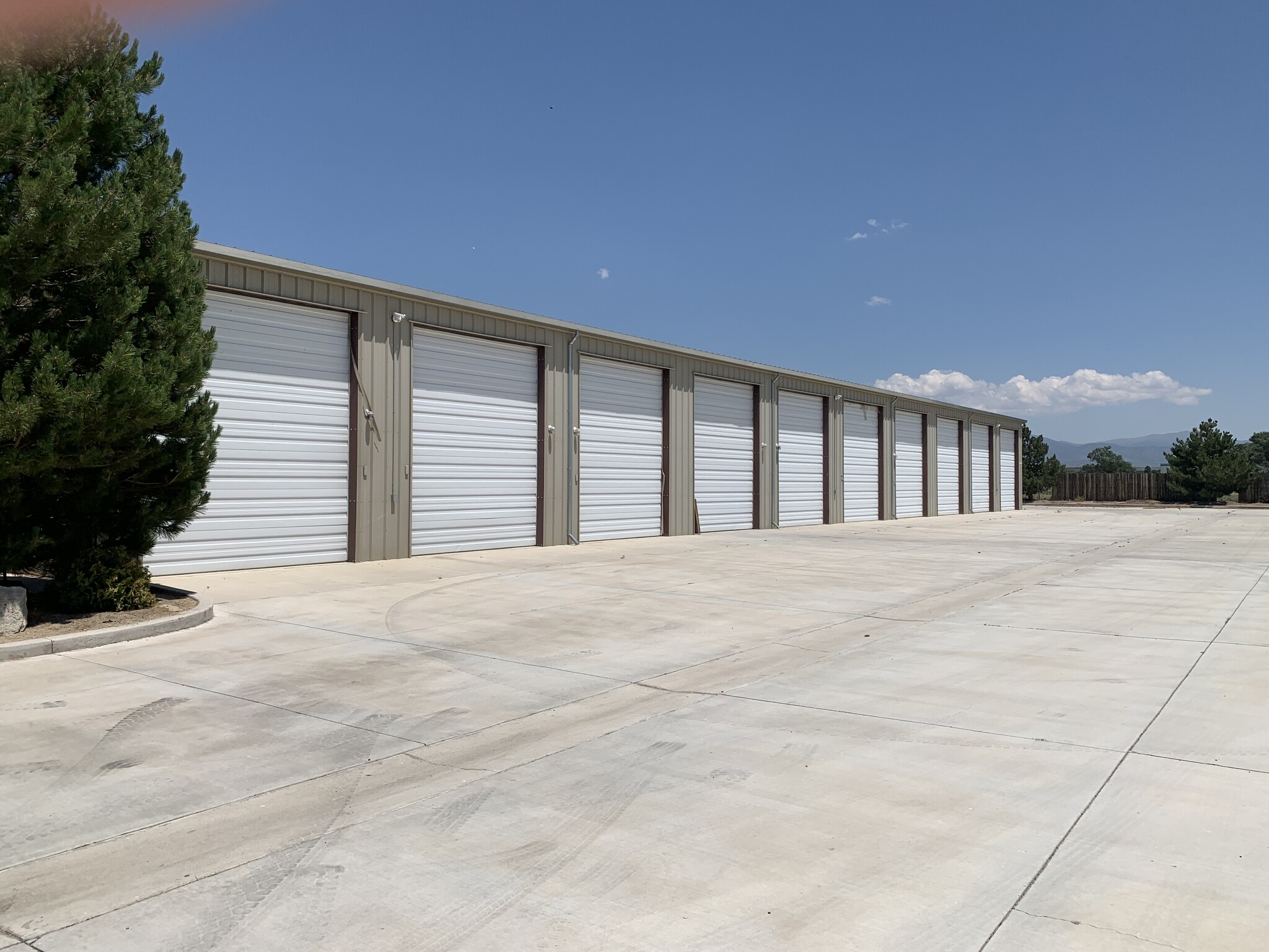 2213 Enterprise Ln, Minden, NV à louer Photo de l’immeuble– Image 1 sur 6