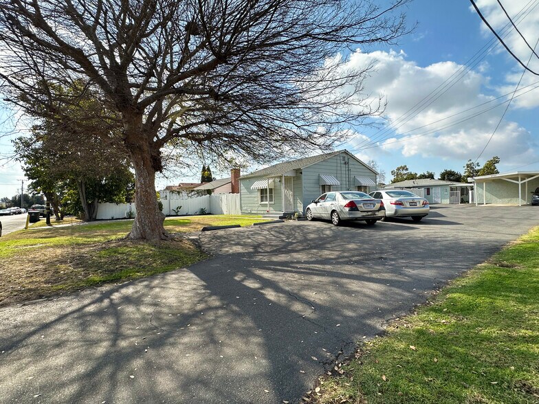 12536 Adelle St, Garden Grove, CA à vendre - Photo de l’immeuble – Image 3 sur 15
