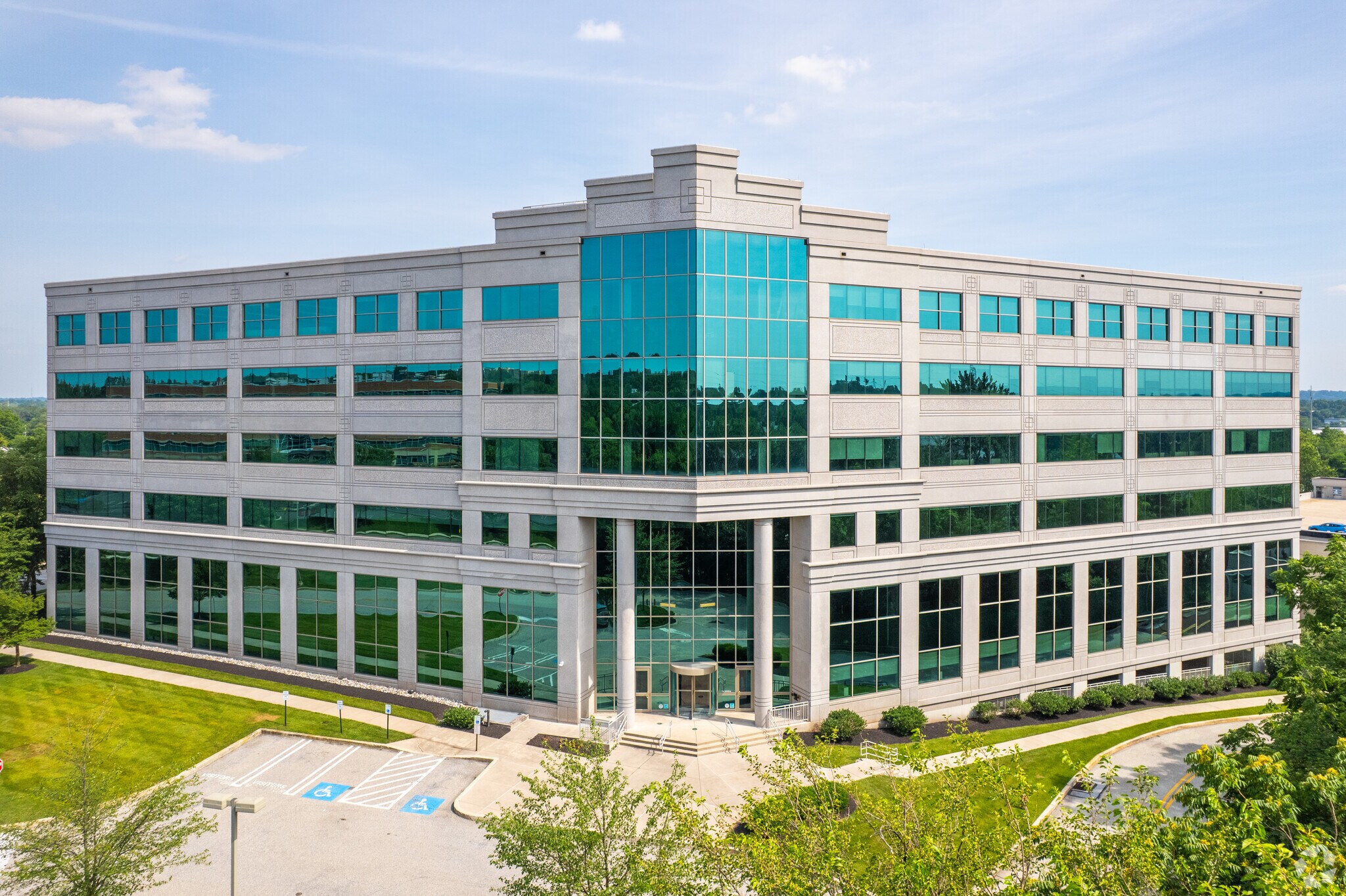 401 Plymouth Rd, Plymouth Meeting, PA à louer Photo principale– Image 1 sur 29