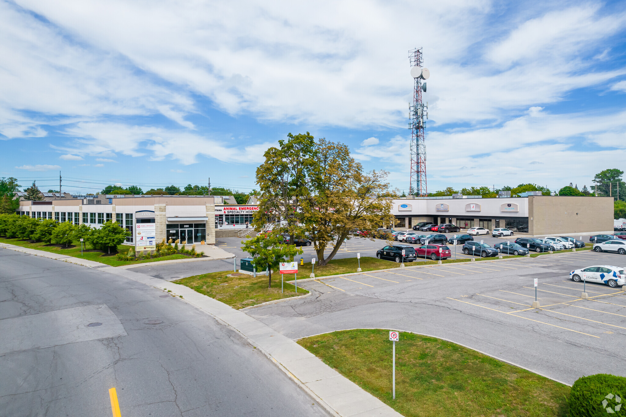 1155 Lola St, Ottawa, ON à louer Photo principale– Image 1 sur 6