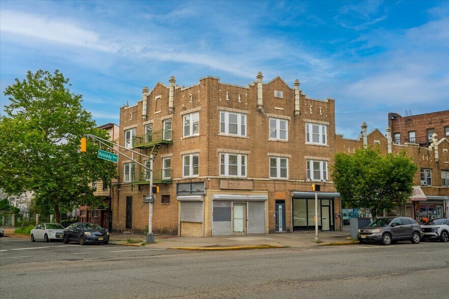 2321 John F Kennedy Blvd, Jersey City, NJ à vendre - Photo de l’immeuble – Image 3 sur 34