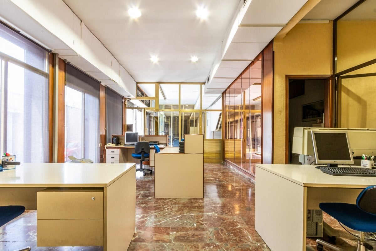 Local commercial dans Sabadell, Barcelona à louer Photo intérieure– Image 1 sur 21