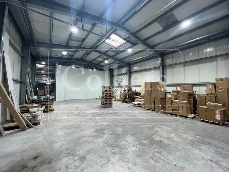 Local d’activités dans Gardanne à louer Photo intérieure– Image 1 sur 8